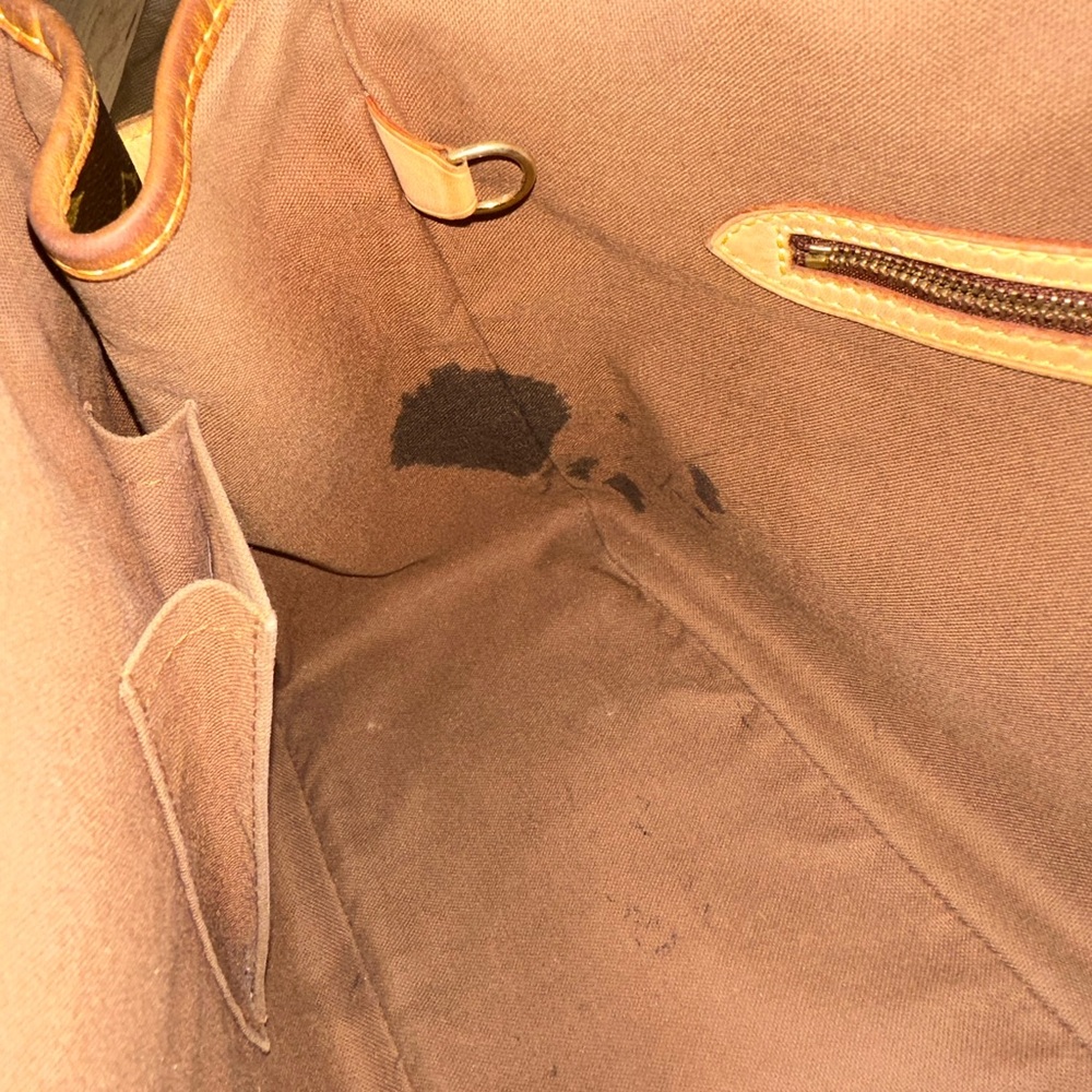 Louis Vuitton Horizontal Batignolles Shoulder Bag- Monogram Canvas - Picture 9 of 11